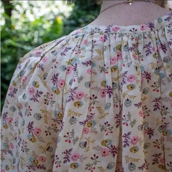 Doen June Top in Feathered Floral - Picture 4 of 11